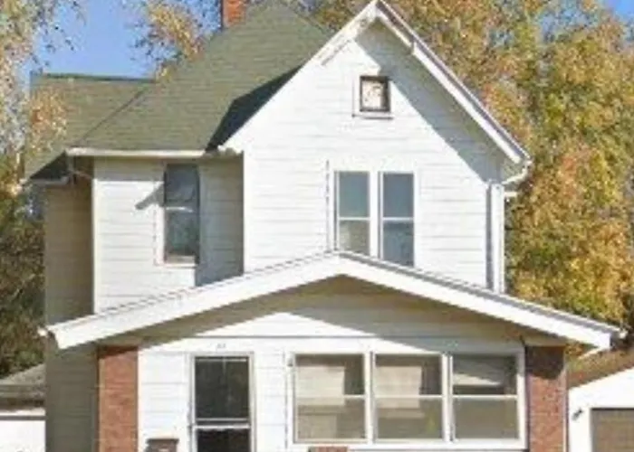 Cool And Affordable Apartment Galesburg